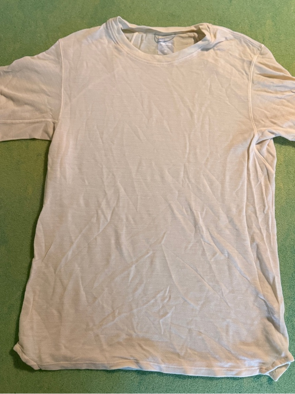 HOKA Men's Medium Lot: 1 Lightweight Running Shorts, 4 Running Shirts & 2 T-Shir - Picture 4 of 12